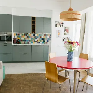 https://centrally-located-apartment-with-a-splendid-view.hotelsghent.com