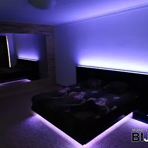 verificați disponibilitatea